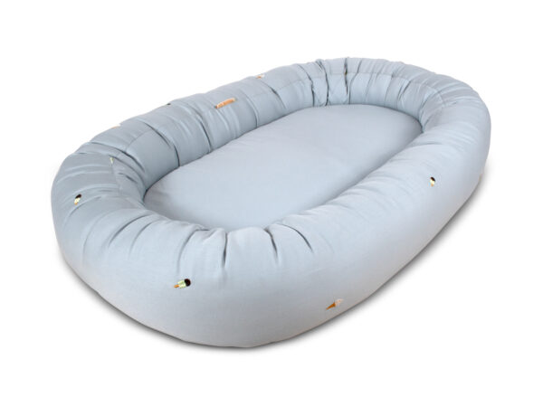 Babynest 2. generation broderet Cool Summer design Pearl Blue