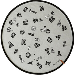 OYOY Gulvtæppe - Ø120 cm - Alfabet