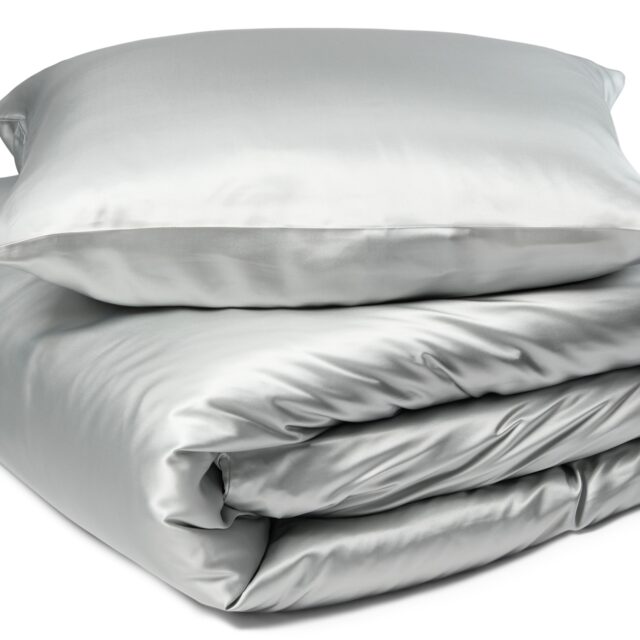 Silke sengetøj 200x220 cm - Gråt sengetøj til dobbeltdyne - 100% morbærsilke - By Borg