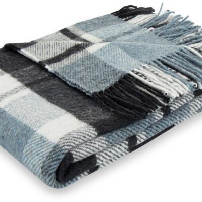 Uldplaid med finkæmmet uld - 130x200 cm - Blødt uldtæppe med flotte blå tern - By Borg plaid