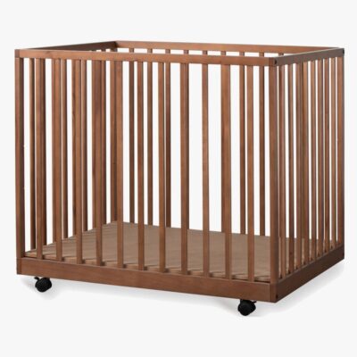 Quax Mori Kravlegård, Walnut