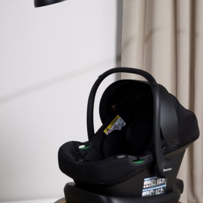 Beemoo Route i-Size Autostol Baby inkl. ISOFIX Base, Black Stone