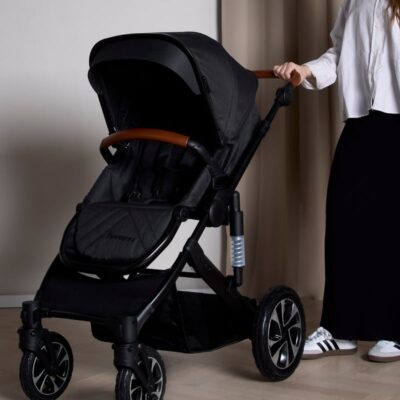 Beemoo Maxi 4 Klapvogn, Black/Black