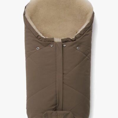 Nordlys Thyra Mini Lammeskindskørepose, Valnød/Beige