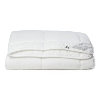 Allergivenlig fiberdyne - Helårsdyne - 140x200 cm - Let fugttransporterende dyne - Nordstrand Home dyne
