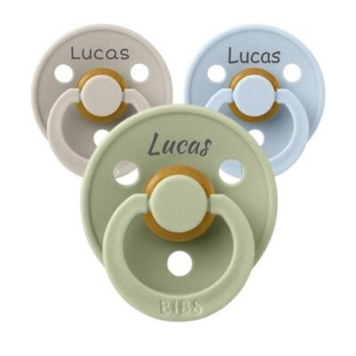 Bibs Colour, Str. 1 (0-6 Mdr.), Symmetrisk - Latex, Sutter Med Navn